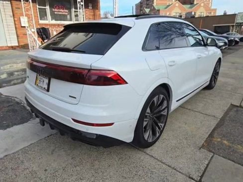 Used 2025 Audi Q8 Prestige w/ Prestige Package AWD/4WD image 6