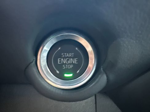 New 2025 Chevrolet Suburban Premier image 31