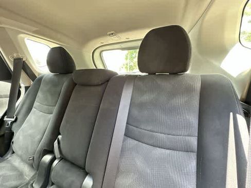Used 2016 Nissan Rogue S AWD/4WD image 15
