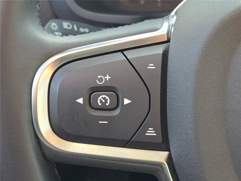 Used 2024 Volvo S60 B5 Core image 34