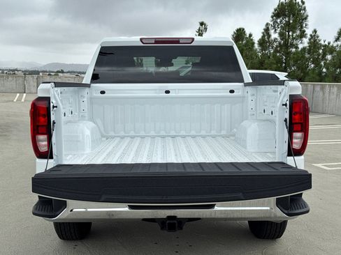 New 2026 GMC Sierra 1500 SLE image 10
