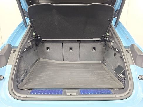 New 2026 Porsche Macan Electric RWD image 25