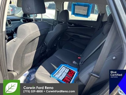 Used 2019 Kia Sorento AWD V6 image 11