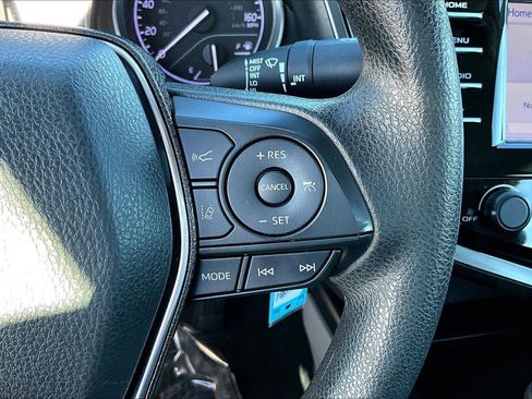 Used 2020 Toyota Camry LE image 10