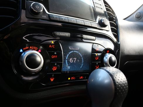 Used 2015 Nissan Juke SV w/ Cold Weather Package image 27