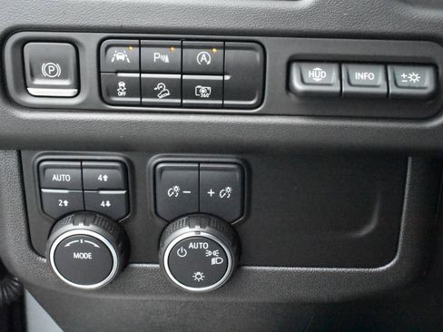 Certified 2023 Chevrolet Suburban High Country w/ Premium Package 2 image 13