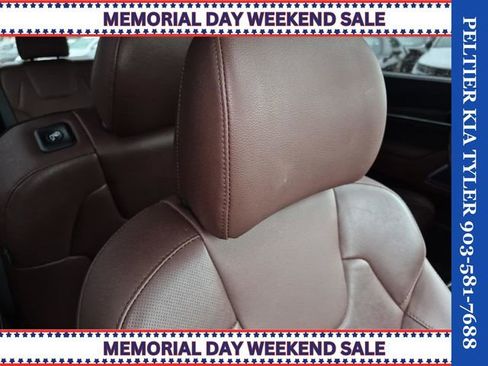 Certified 2023 Kia Telluride EX w/ EX Captain's Chair Package FWD image 17