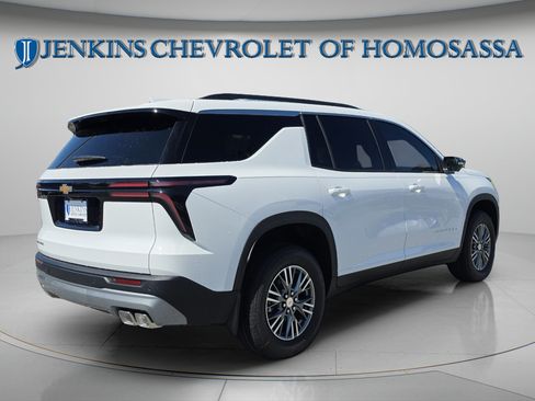 New 2027 Chevrolet Traverse LT w/ Driver Confidence Package FWD image 5