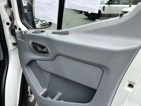 Certified 2019 Ford Transit 150 148 Medium Roof RWD image 35