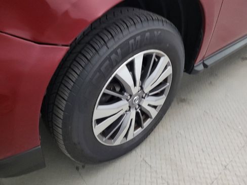 Used 2018 Nissan Pathfinder SV AWD/4WD image 30