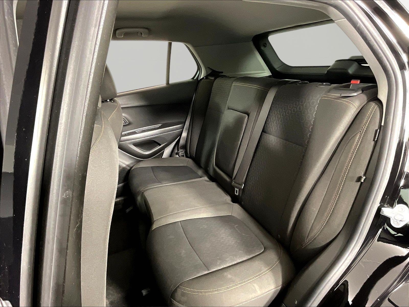 Used 2020 Chevrolet Trax LS w/ Tint and Cruise Package FWD image 21
