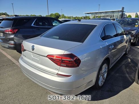 Used 2018 Volkswagen Passat 2.0T SEL Premium FWD image 6
