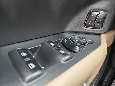 Used 2023 Ford Expedition Max XLT image 31