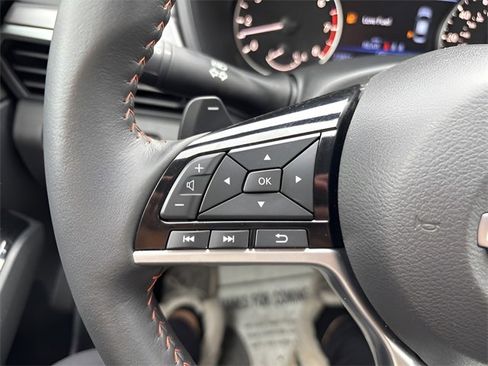 Used 2024 Nissan Altima 2.5 SR image 10