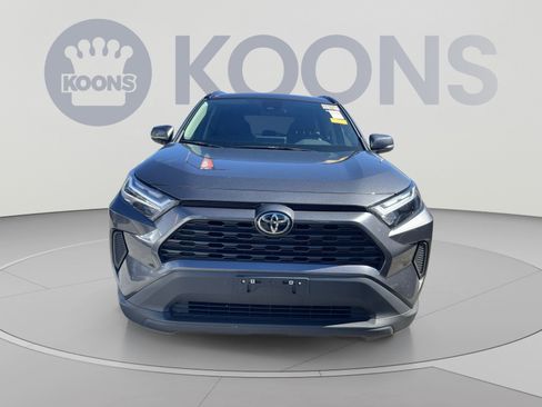 Used 2025 Toyota RAV4 XLE AWD/4WD image 11
