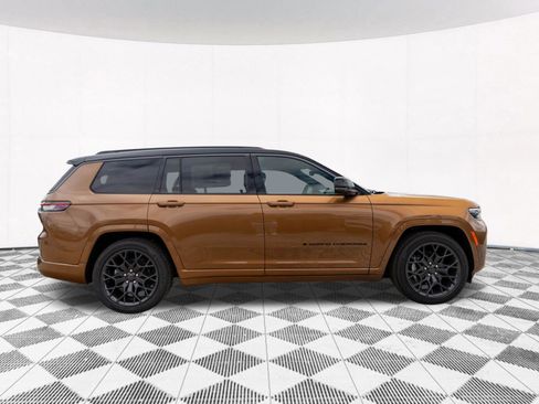 New 2026 Jeep Grand Cherokee L Summit w/ Obsidian Package AWD/4WD image 11