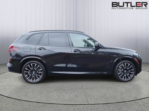 Used 2025 BMW X5 xDrive40i w/ M Sport Package AWD/4WD image 8