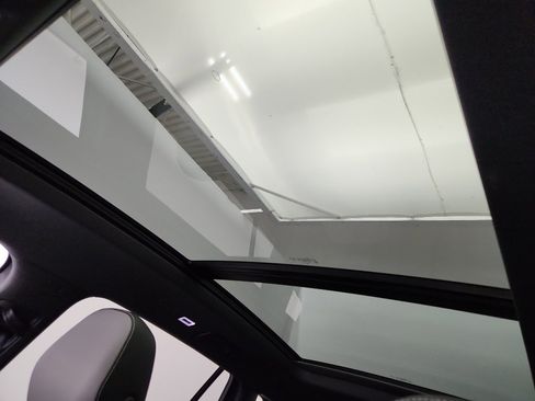 New 2025 Volkswagen Tiguan SE R-Line image 30