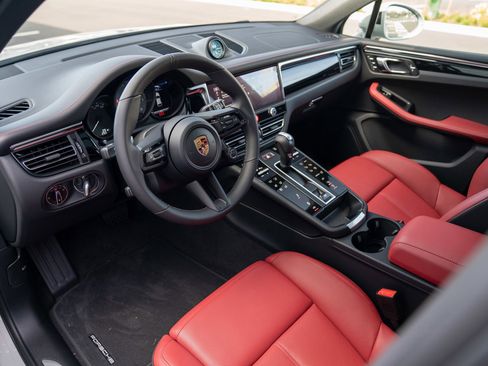 New 2026 Porsche Macan S AWD/4WD image 4