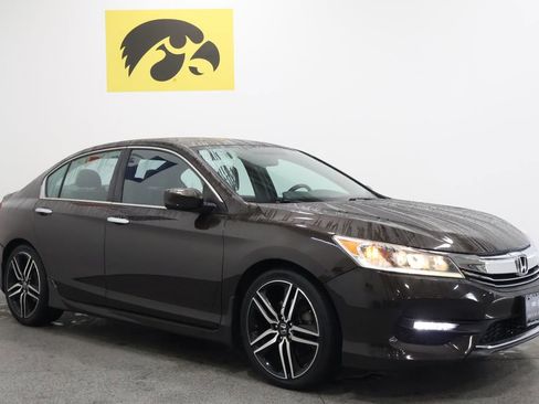 Used 2016 Honda Accord Sport image 6