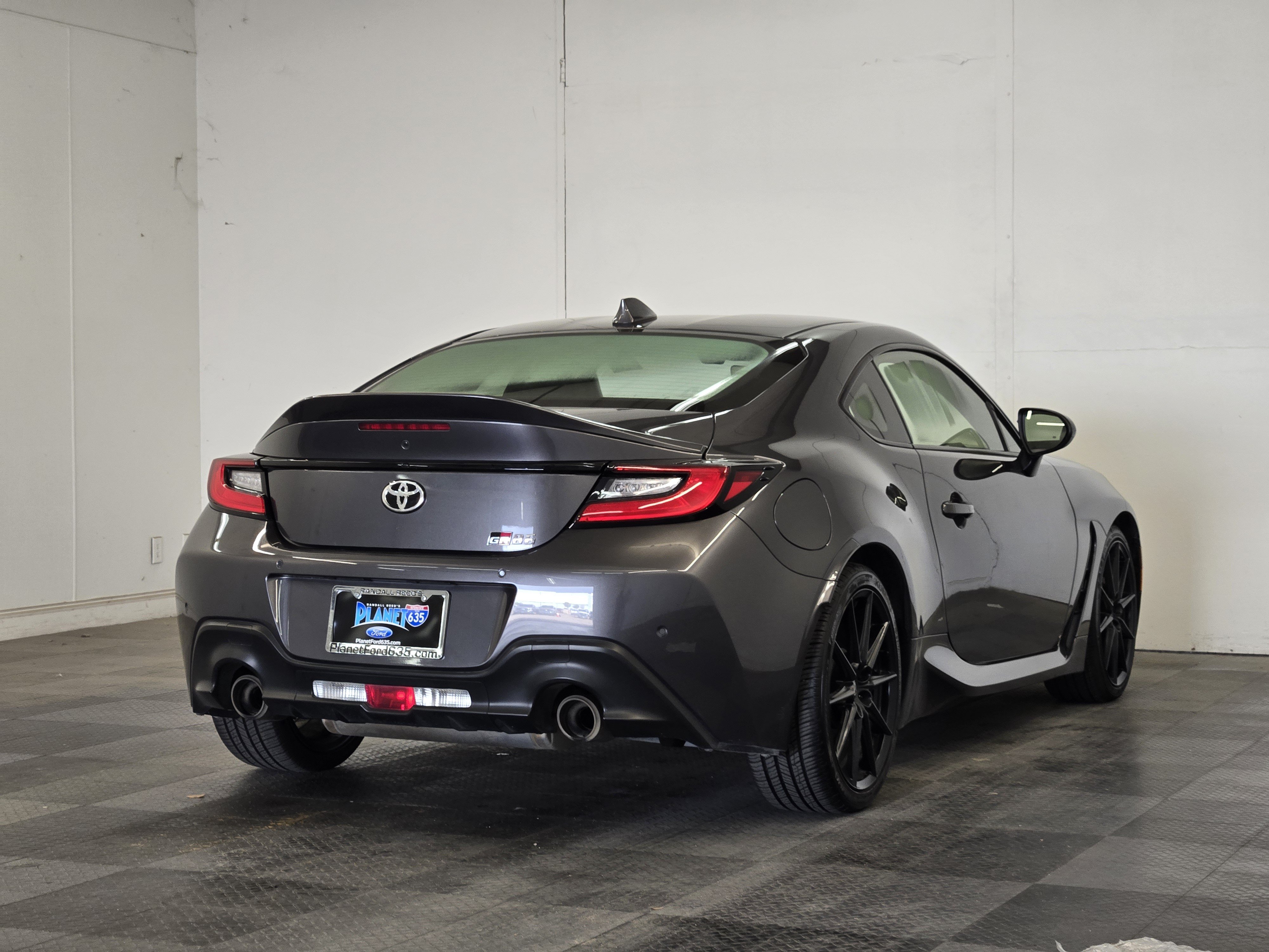 Used 2023 Toyota GR86 Premium RWD image 7