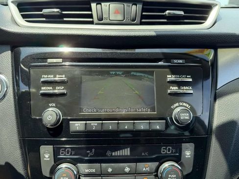 Used 2016 Nissan Rogue SV AWD/4WD image 23
