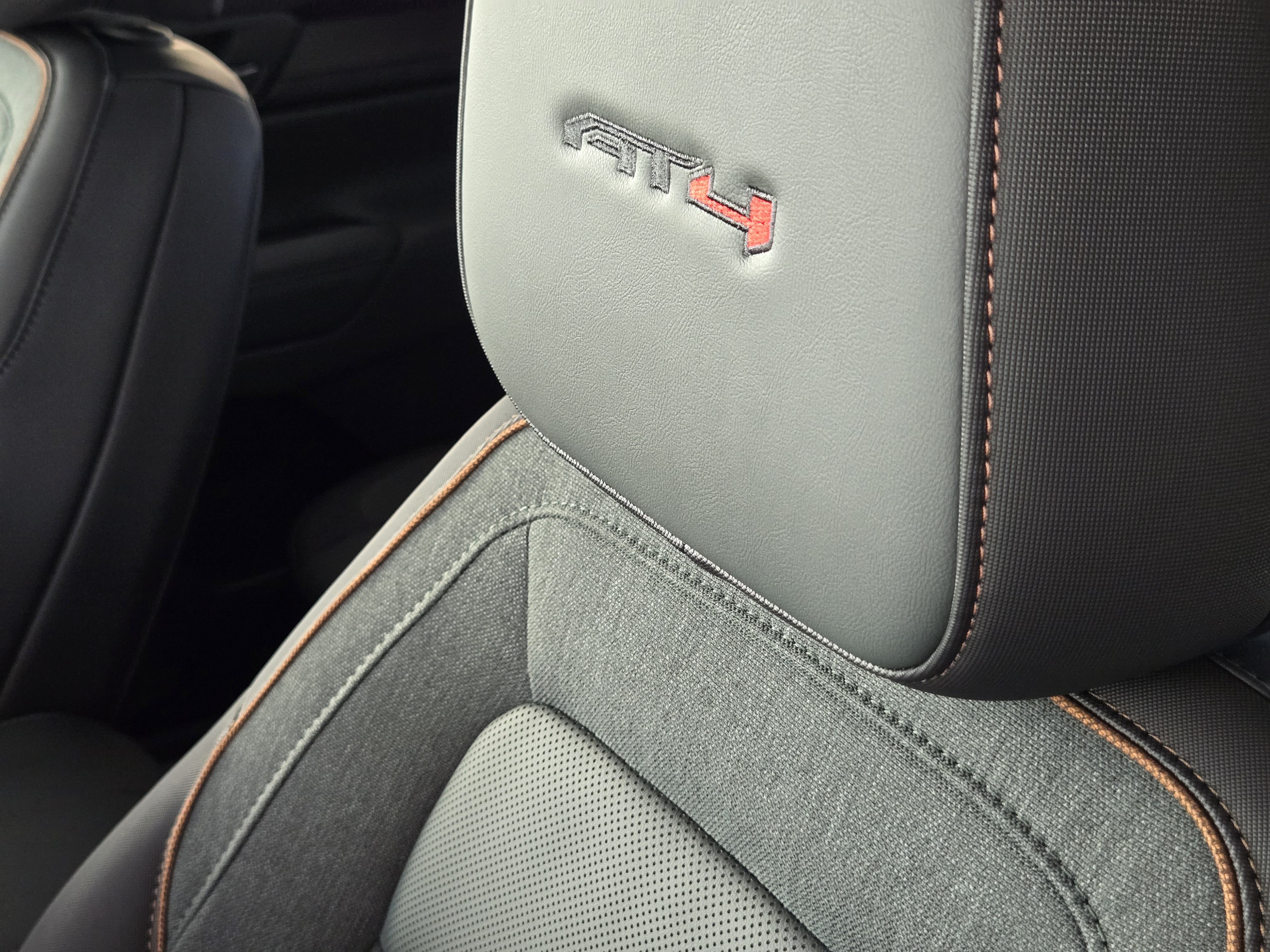 New 2027 GMC Terrain AT4 w/ Convenience Package III AWD/4WD image 12