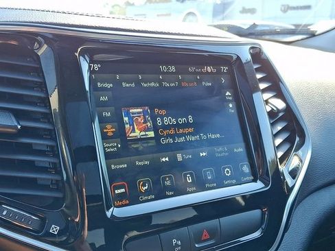 Used 2019 Jeep Cherokee Limited image 20