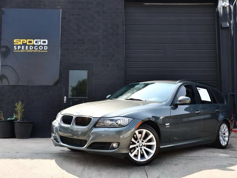 Used 2011 BMW 328i xDrive Wagon AWD/4WD image 1
