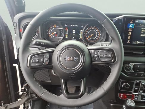 Used 2026 Jeep Gladiator Rubicon AWD/4WD image 29