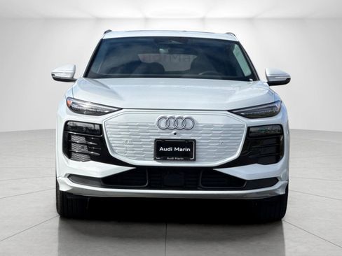 New 2025 Audi Q6 e-tron Premium Plus image 8