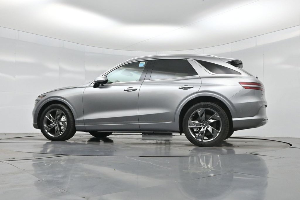 Used 2025 Genesis Electrified GV70 w/ Prestige Package AWD/4WD image 23