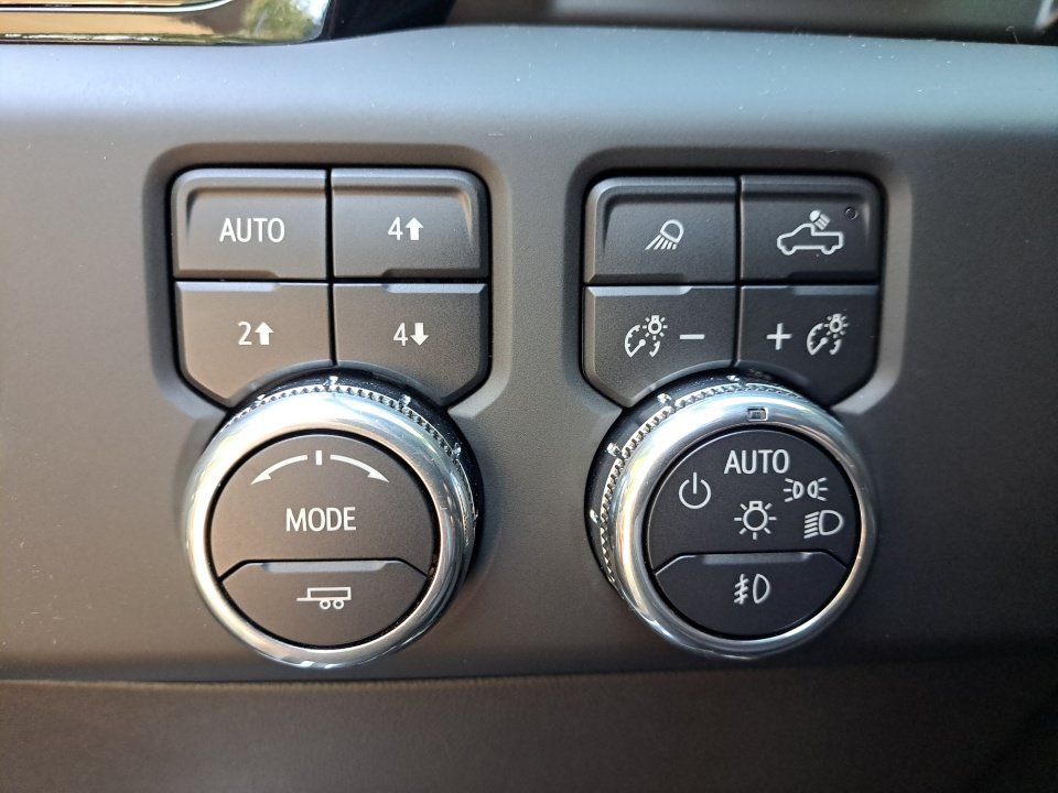 Used 2025 GMC Sierra 1500 AT4 w/ AT4 Premium Package AWD/4WD image 34