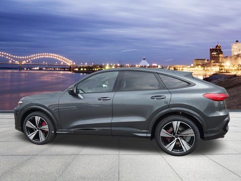 New 2026 Audi SQ5 Prestige AWD/4WD image 3