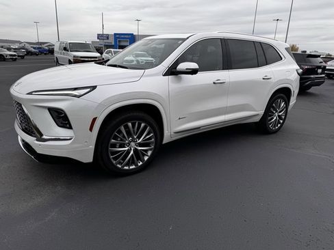 Used 2025 Buick Enclave Avenir w/ Super Cruise Package image 5