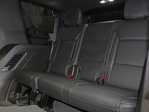 Used 2023 GMC Yukon Denali w/ Advanced Technology Package AWD/4WD image 38
