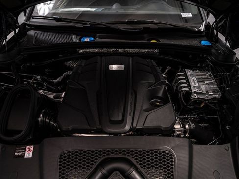 New 2026 Porsche Macan GTS AWD/4WD image 37
