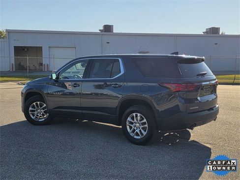Used 2023 Chevrolet Traverse LS w/ Safety Package image 4