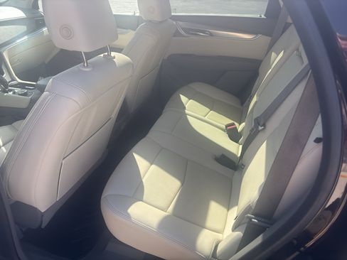 Used 2021 Cadillac XT5 Premium Luxury image 5