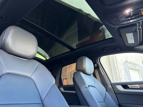 New 2026 Porsche Cayenne image 19