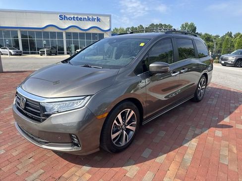 Used 2022 Honda Odyssey Touring image 1