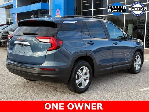 Used 2024 GMC Terrain SLE w/ Driver Convenience Package image 5