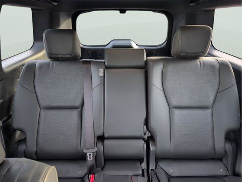 Used 2024 Toyota Land Cruiser image 30