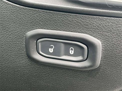 Used 2022 Jeep Wrangler Unlimited Sport image 23