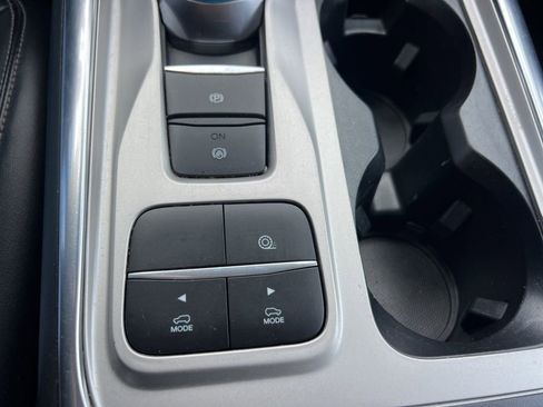 Used 2022 Ford Explorer XLT w/ Equipment Group 202A image 30