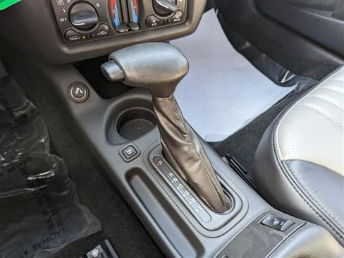 Used 2002 Chevrolet Monte Carlo SS w/ Preferred Equipment Group FWD image 32