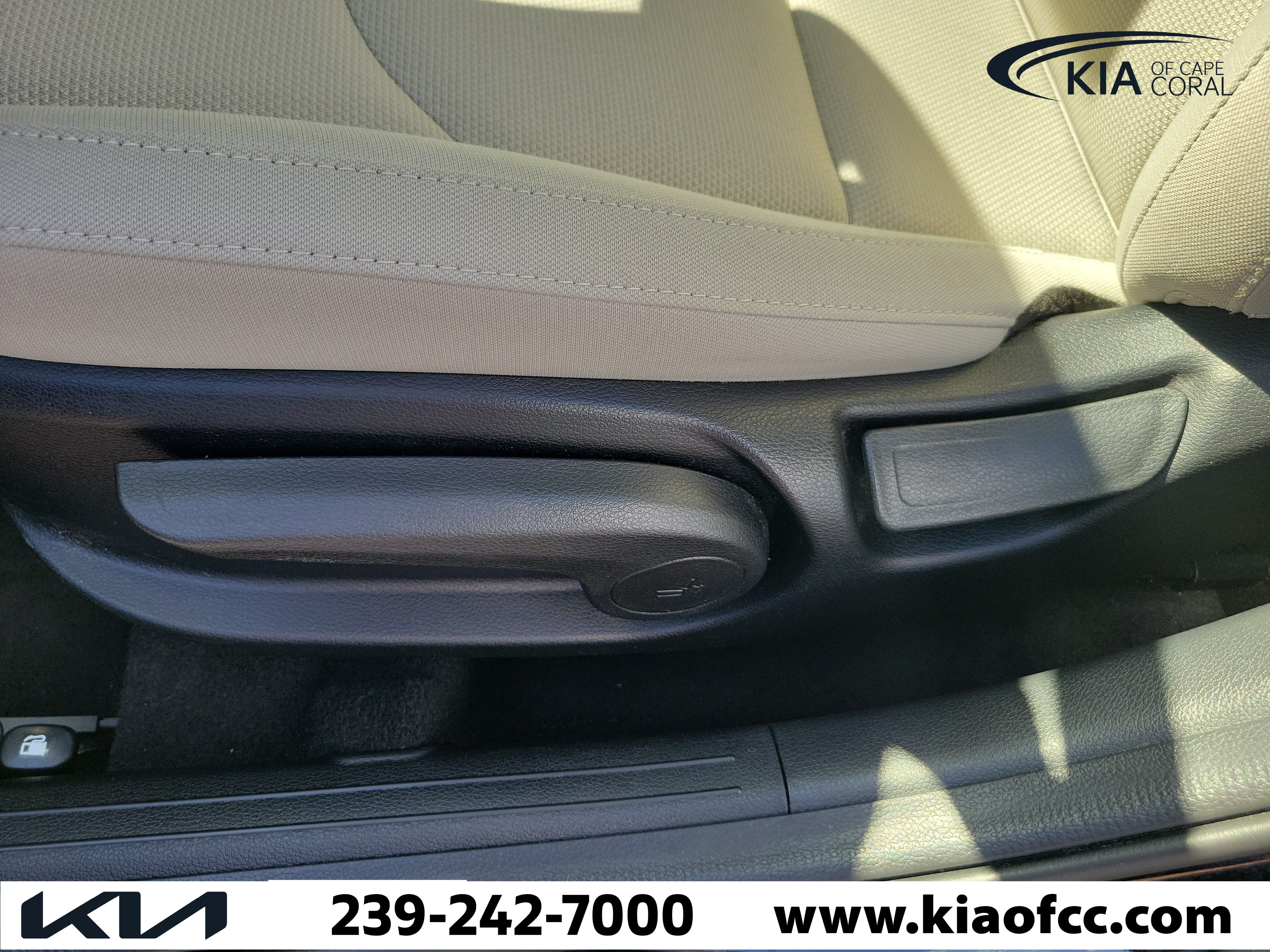 Certified 2023 Kia Forte LXS w/ LXS Technology Package FWD image 22