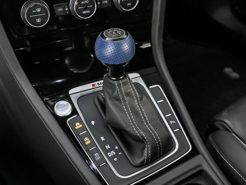 Used 2019 Volkswagen Golf 4-Door image 30