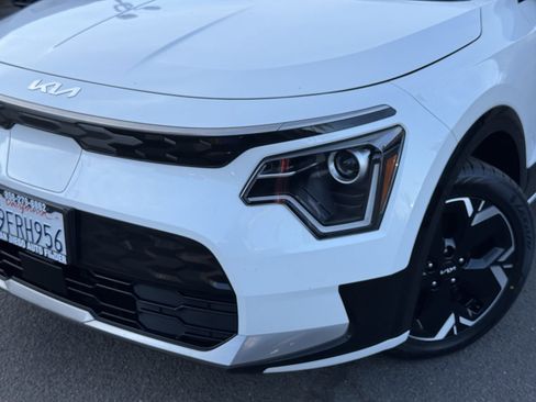 Used 2023 Kia Niro Wind image 3