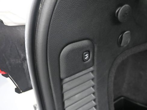 Used 2019 Jeep Grand Cherokee Altitude AWD/4WD image 10